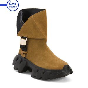 4CCCCEES Sand Suede Arko Bucky Boots